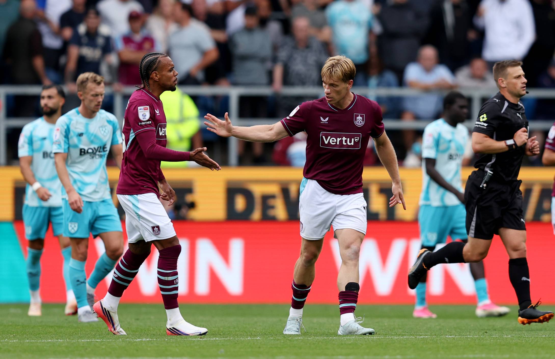 Zian Flemming celebrates