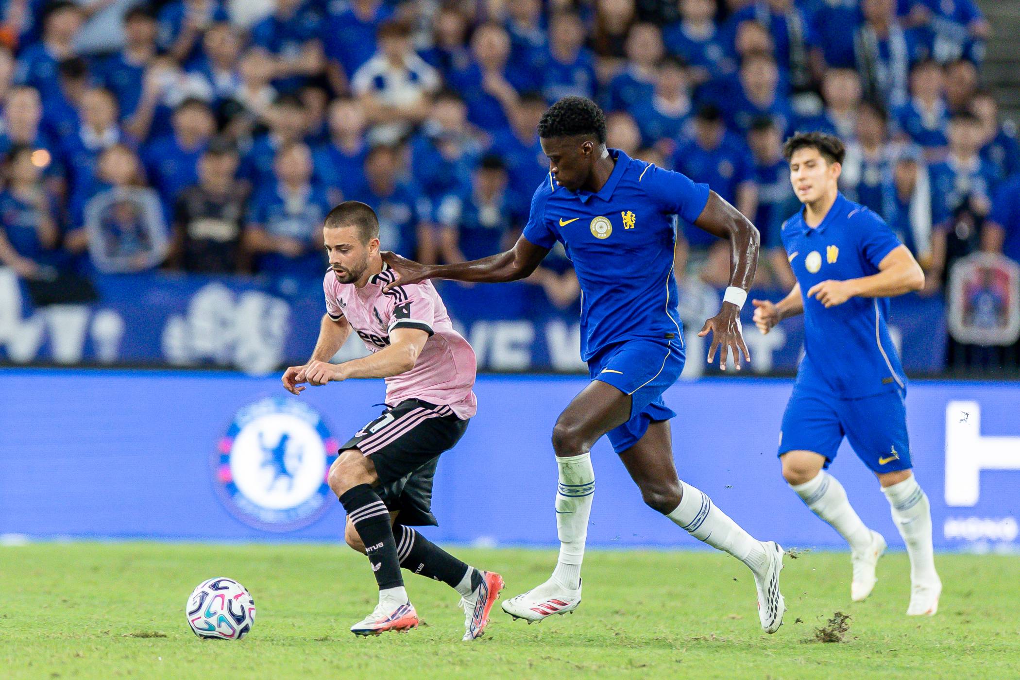 Mamadou Sarr in action for Chelsea