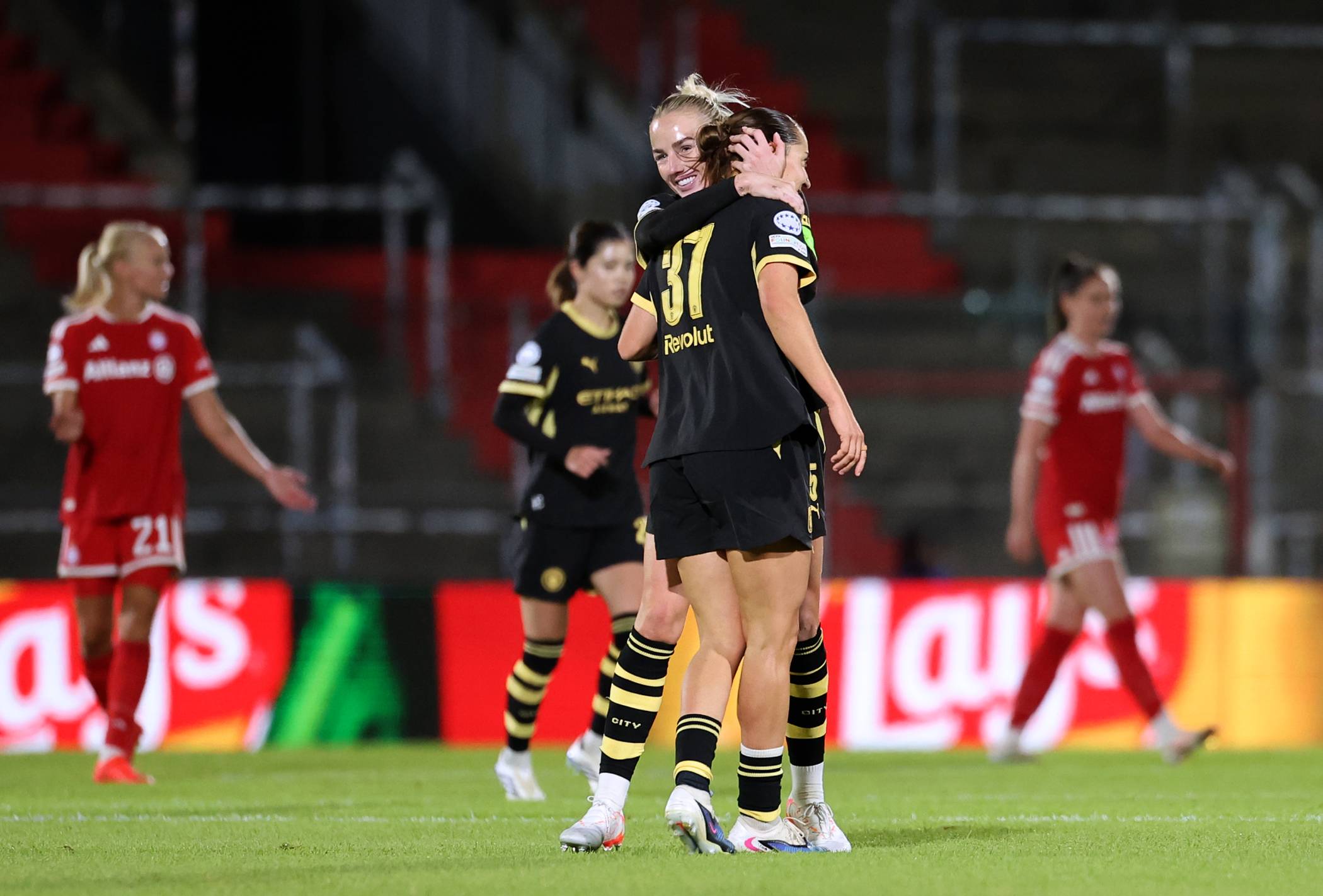 Carlotta Wamser celebrates